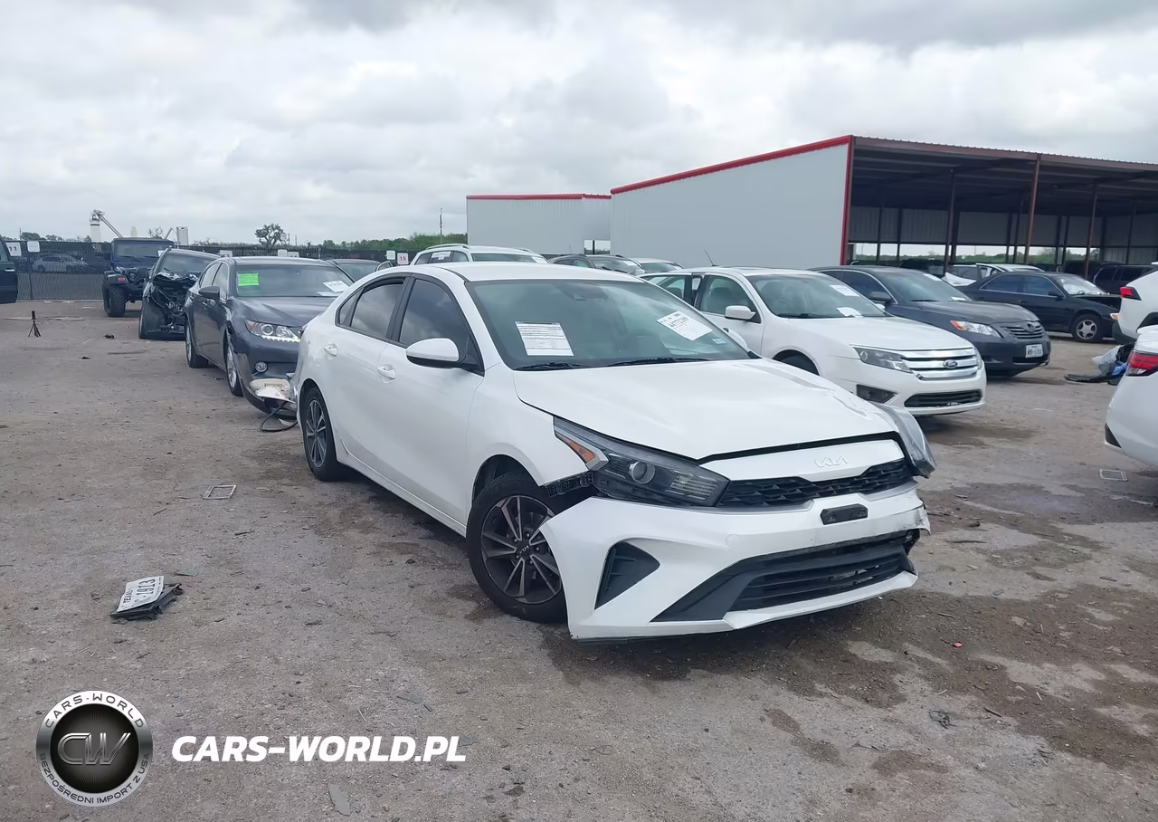 2024 Kia Forte Lxs – zdjęcie 1 z 16