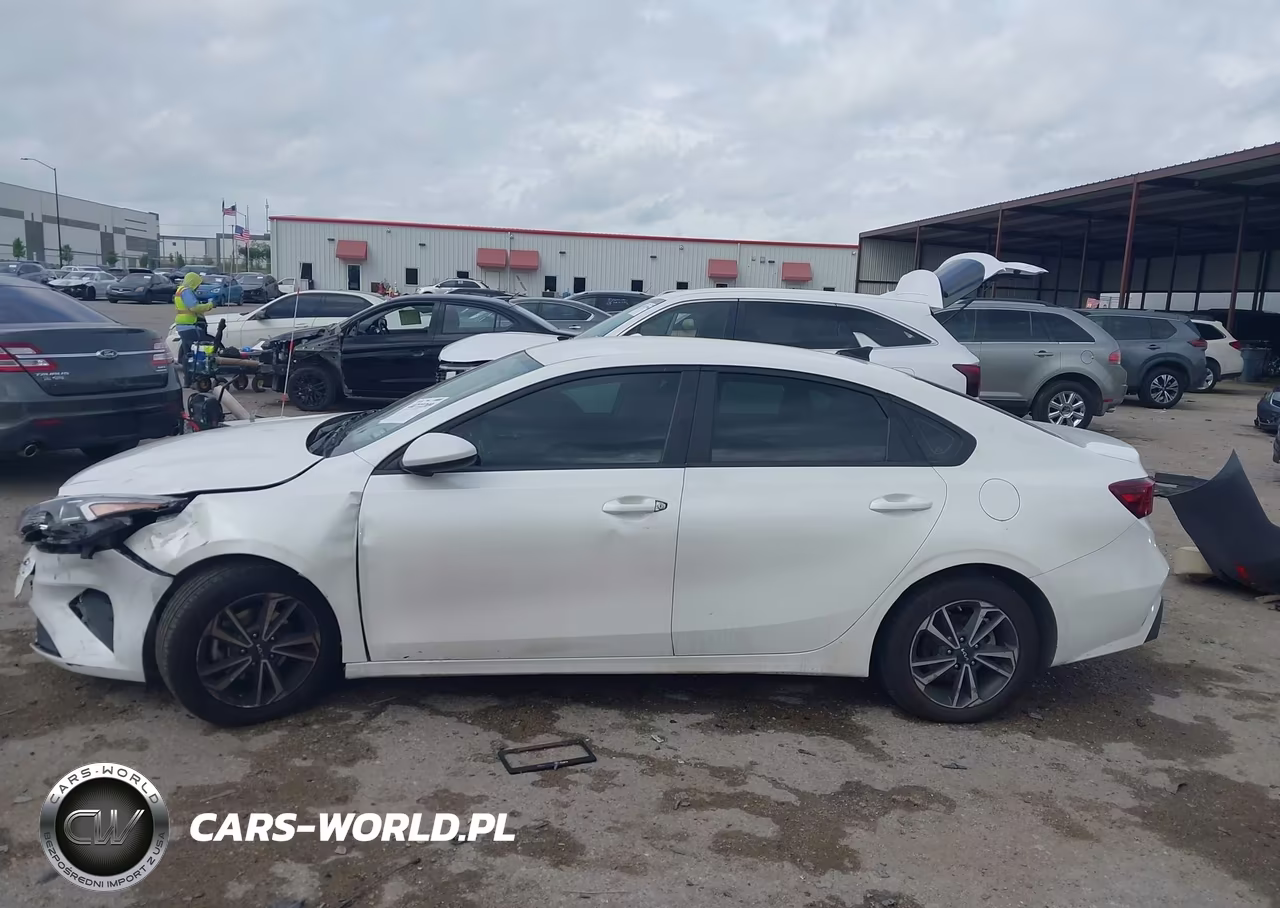2024 Kia Forte Lxs VIN:3KPF24AD4RE737543 - 14
