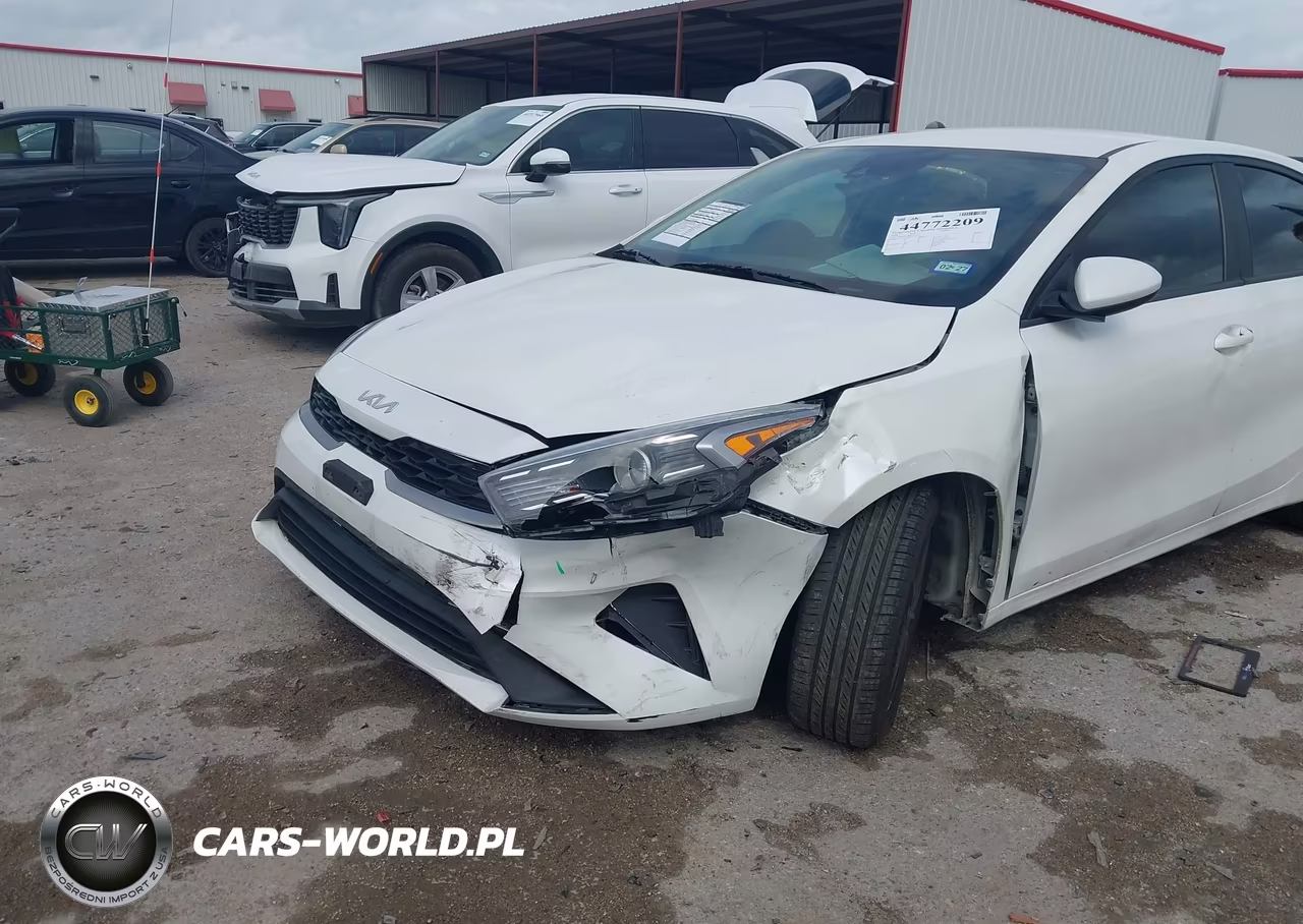 2024 Kia Forte Lxs VIN:3KPF24AD4RE737543 - 6