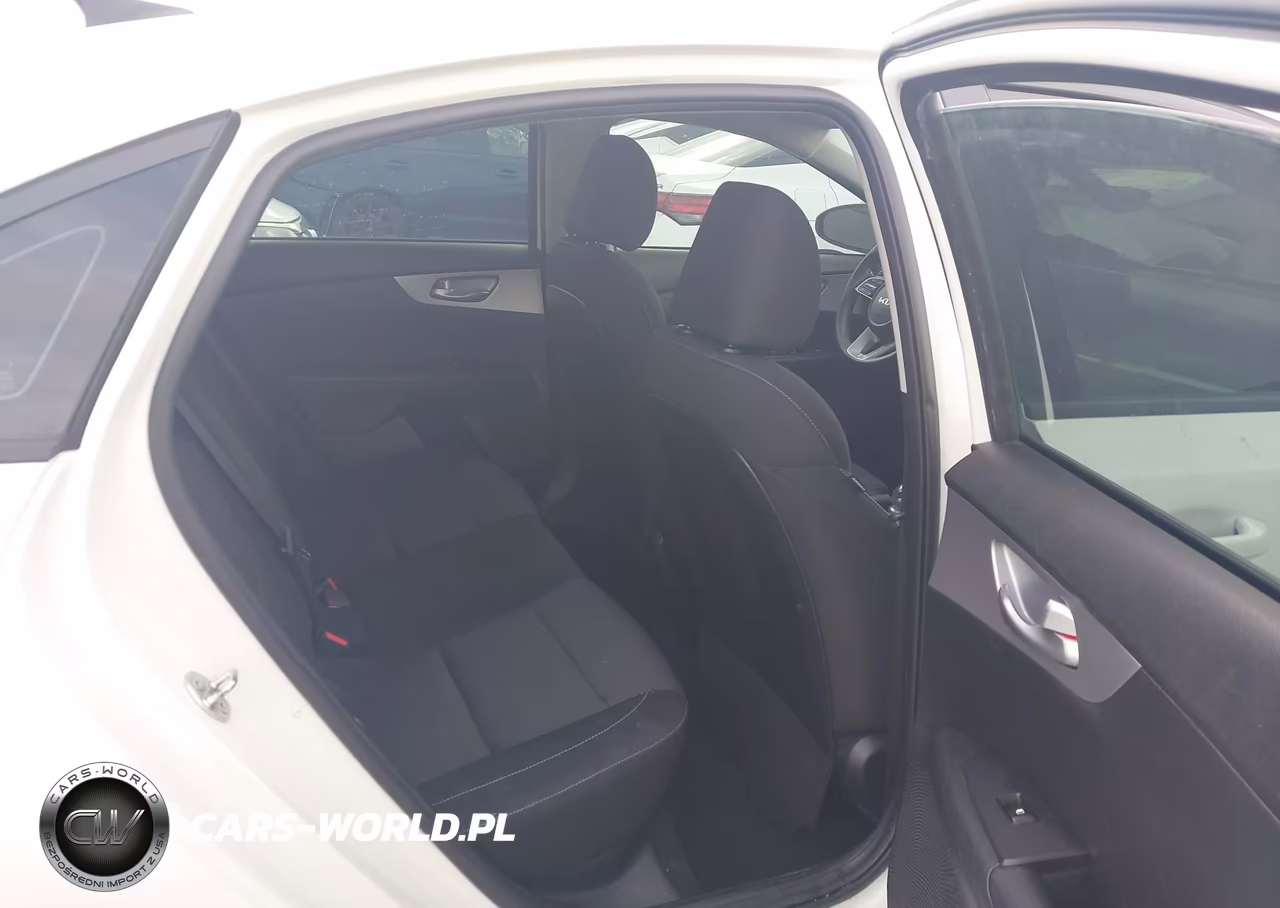 2024 Kia Forte Lxs VIN:3KPF24AD4RE737543 - 8