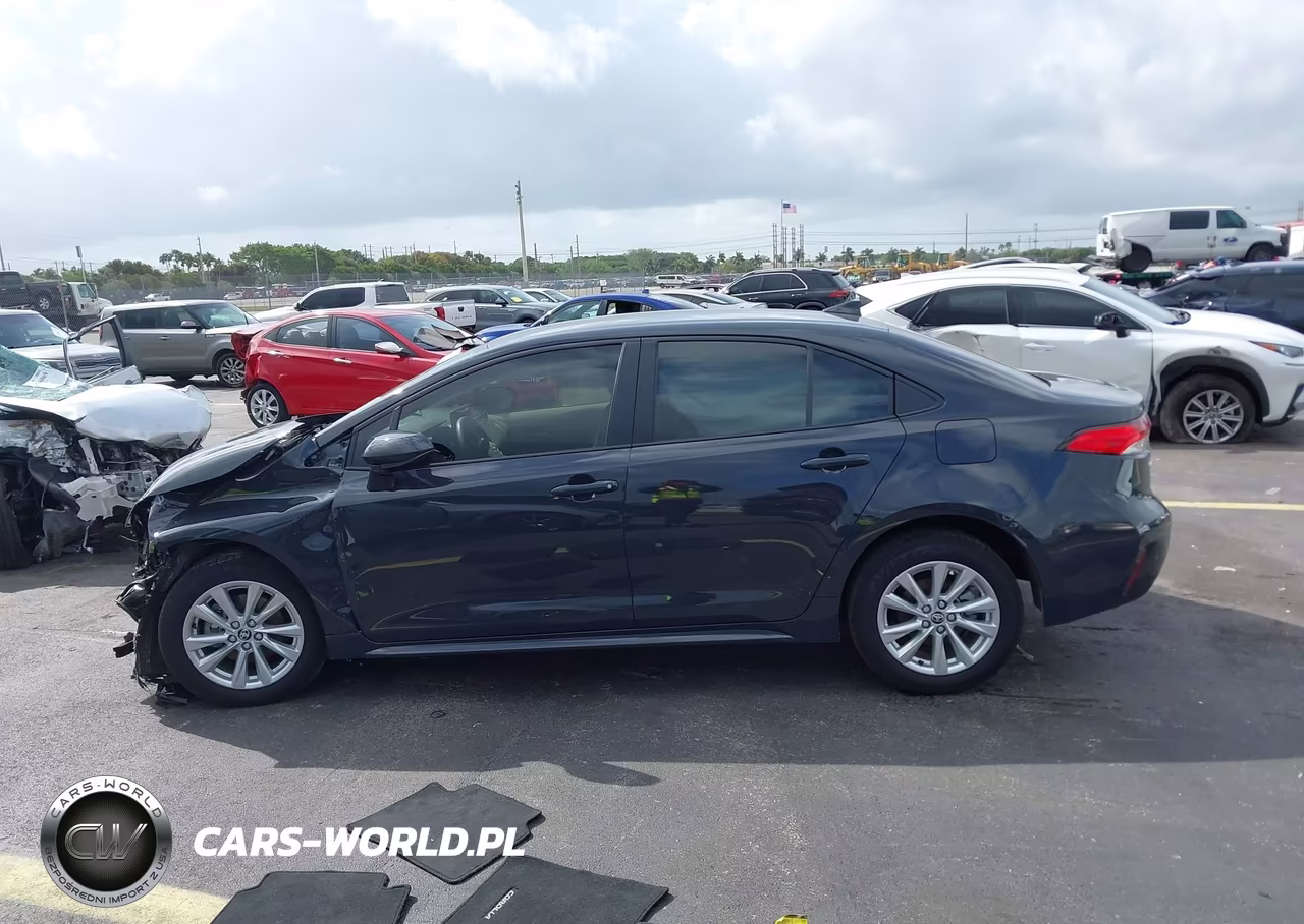 2025 Toyota Corolla Hybrid Le VIN:JTDBCMFE1S3083837 - 14