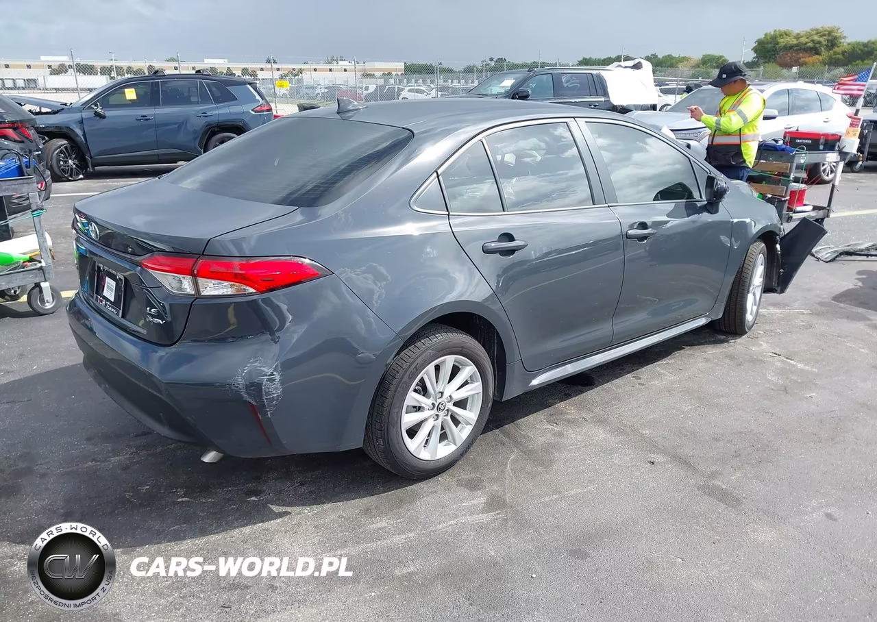 2025 Toyota Corolla Hybrid Le VIN:JTDBCMFE1S3083837 - 4