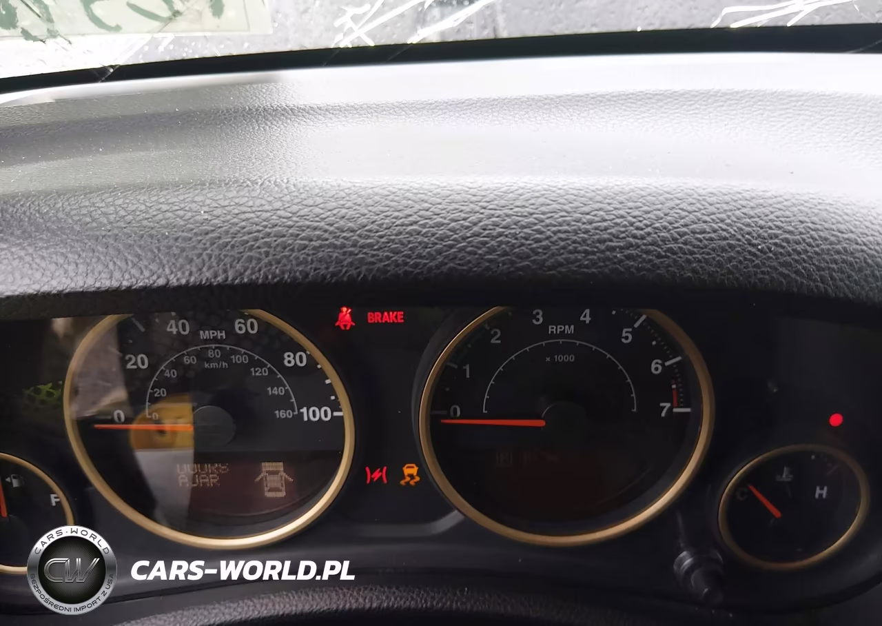 2014 Jeep Wrangler Unlimited Dragon Edition VIN:1C4BJWEG4EL147460 - 7