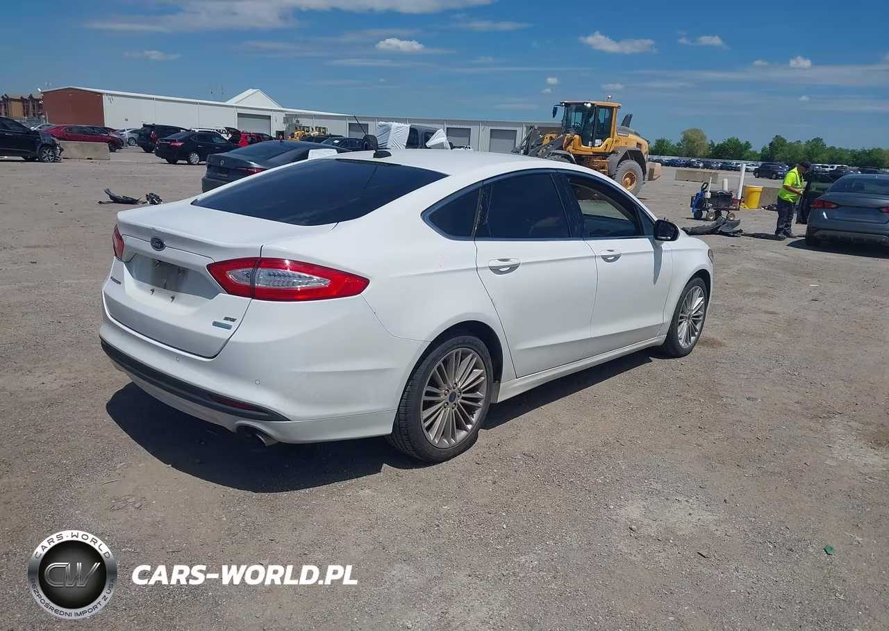 2015 Ford Fusion Se VIN:3FA6P0HD5FR233612 - 4