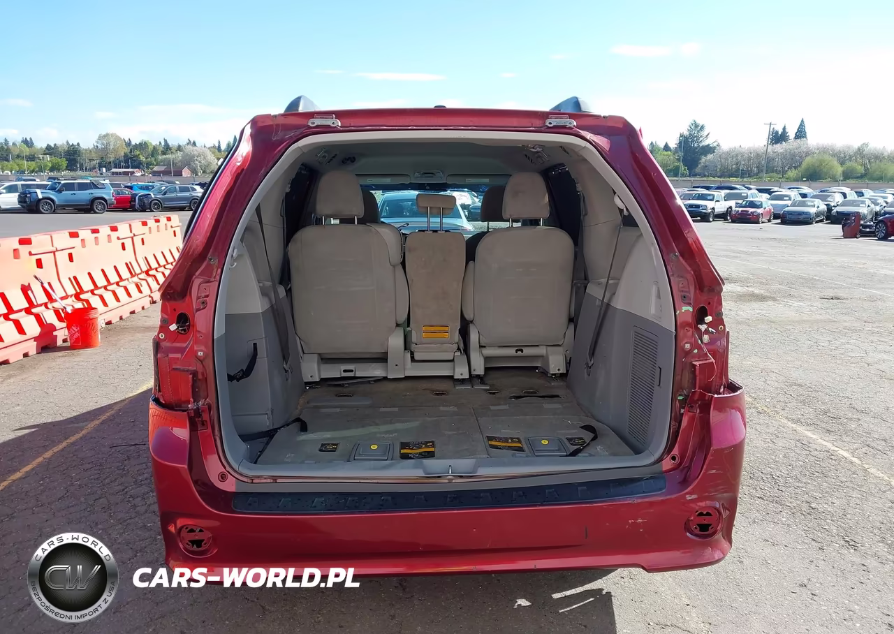 2012 Toyota Sienna Le V6 8 Passenger VIN:5TDKK3DC4CS199760 - 17