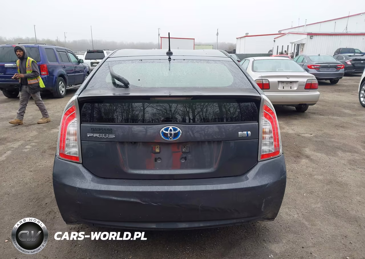 2013 Toyota Prius Three VIN:JTDKN3DUXD5546337 - 16