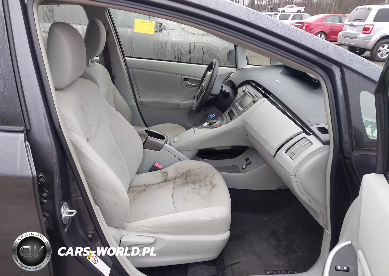 2013 Toyota Prius Three VIN:JTDKN3DUXD5546337 - 5