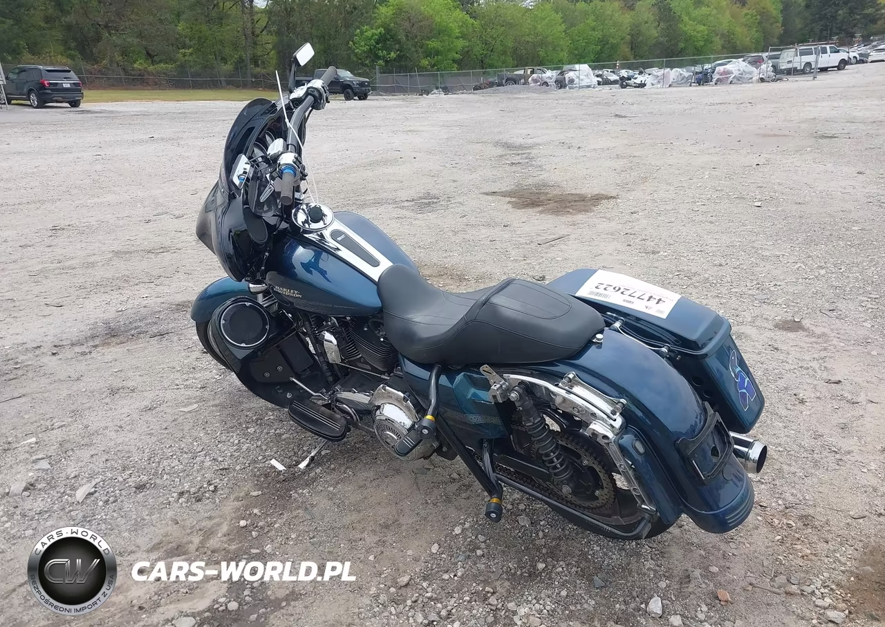 2016 Harley-Davidson Flhxs Street Glide Special VIN:1HD1KRM14GB634933 - 3