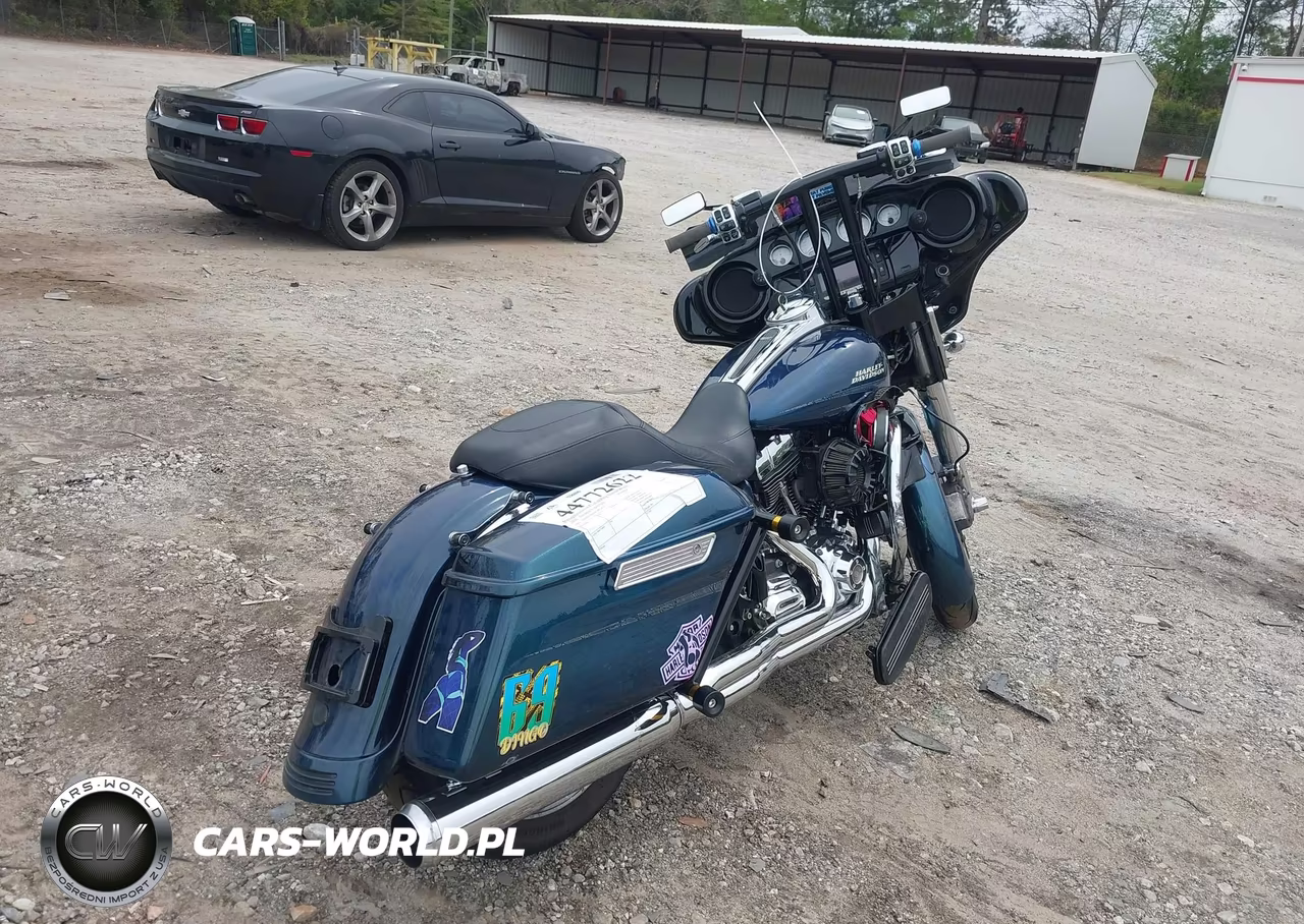 2016 Harley-Davidson Flhxs Street Glide Special VIN:1HD1KRM14GB634933 - 4