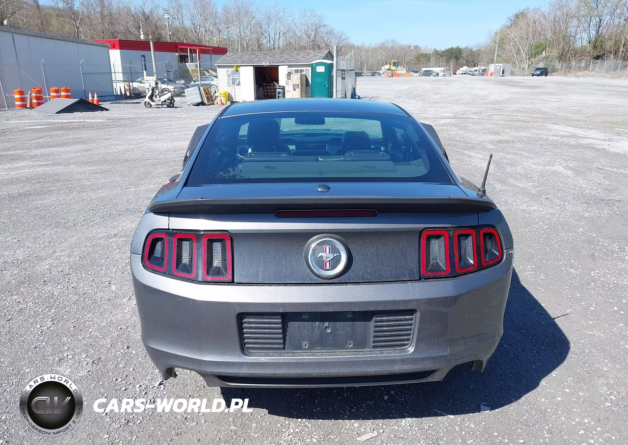 2014 Ford Mustang V6 Premium VIN:1ZVBP8AM0E5277372 - 16