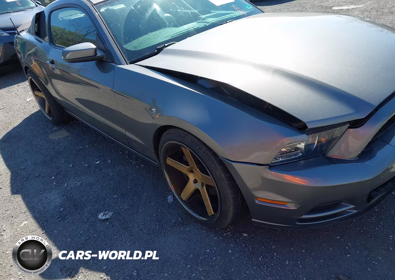 2014 Ford Mustang V6 Premium VIN:1ZVBP8AM0E5277372 - 18