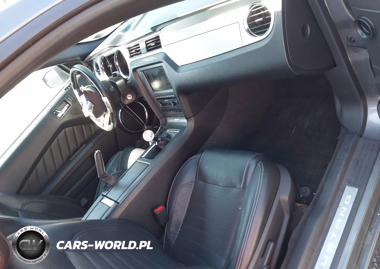 2014 Ford Mustang V6 Premium VIN:1ZVBP8AM0E5277372 - 5