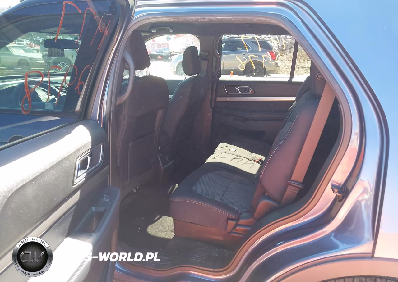 2019 Ford Explorer Xlt VIN:1FM5K8D82KGB32200 - 8