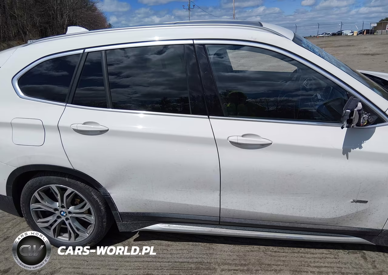 2017 BMW X1 xDrive28I VIN:WBXHT3Z37H4A52289 - 14