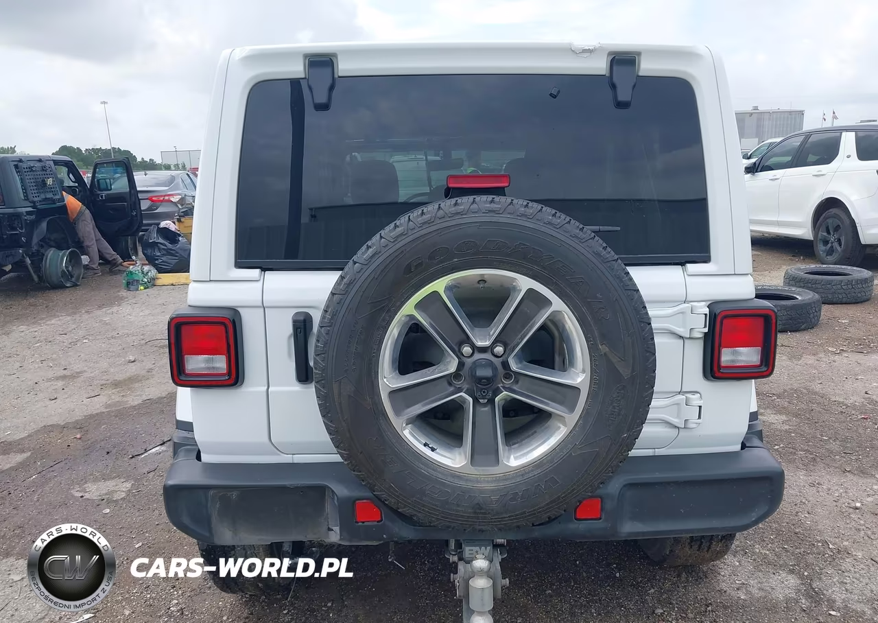 2022 Jeep Wrangler Unlimited Sahara 4X4 VIN:1C4HJXEG0NW244055 - 17