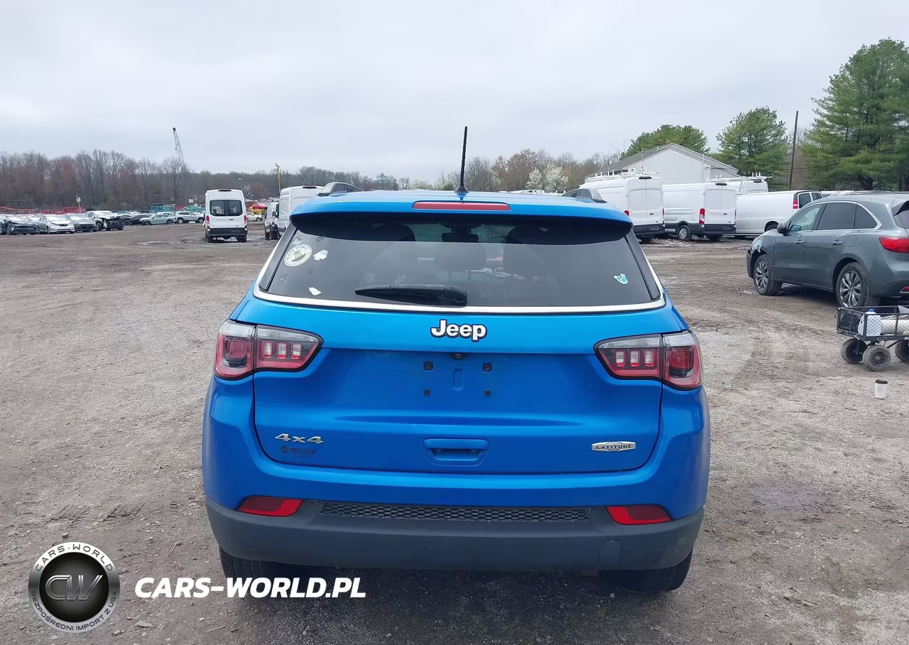 2018 Jeep Compass Latitude 4X4 VIN:3C4NJDBB5JT455715 - 16