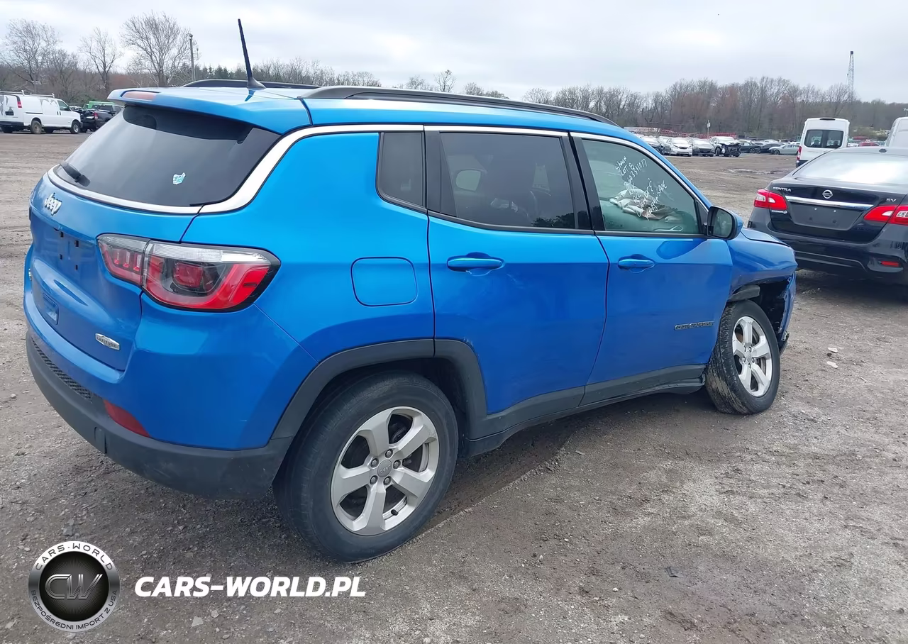 2018 Jeep Compass Latitude 4X4 VIN:3C4NJDBB5JT455715 - 4