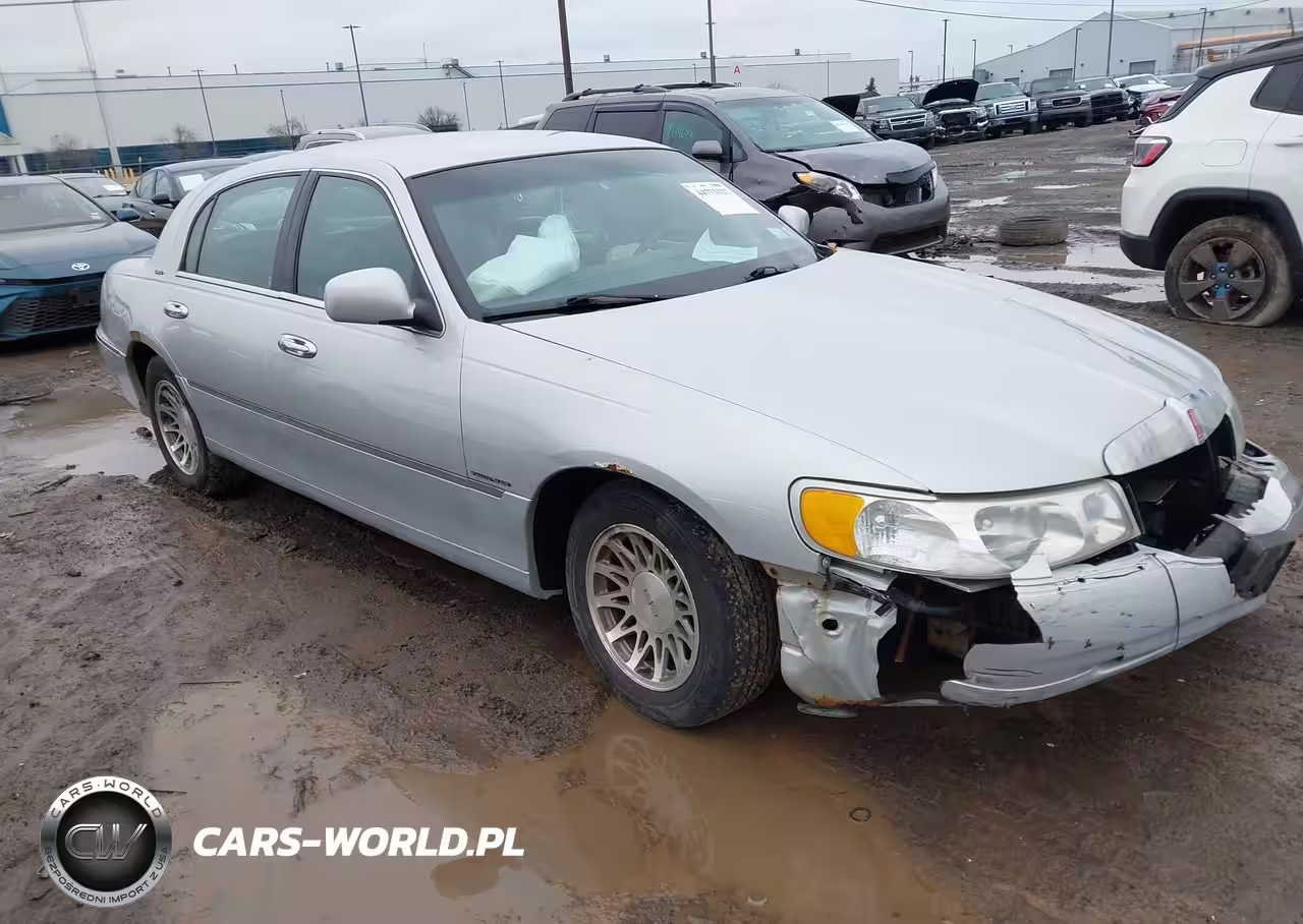 2000 Lincoln Town Car Signature