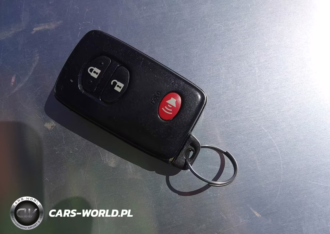 2014 Toyota Prius Two VIN:JTDKN3DU8E1758033 - 11