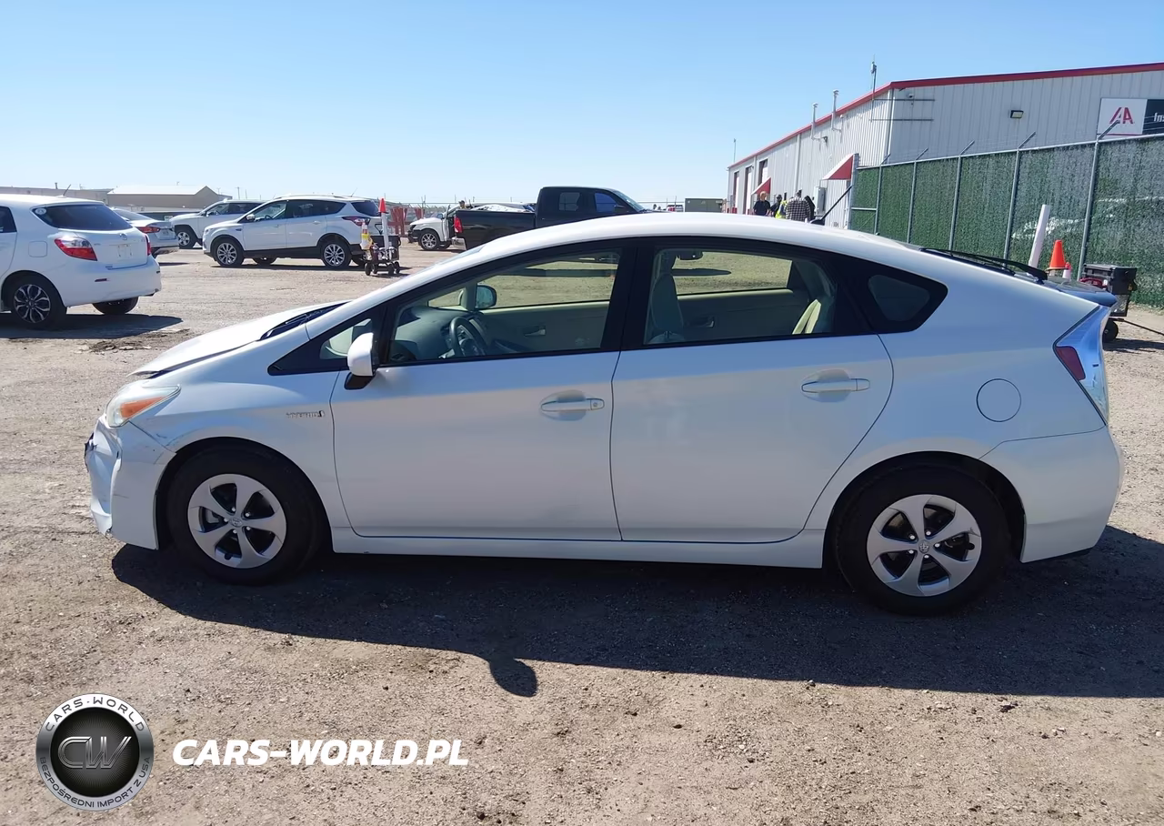 2014 Toyota Prius Two VIN:JTDKN3DU8E1758033 - 14