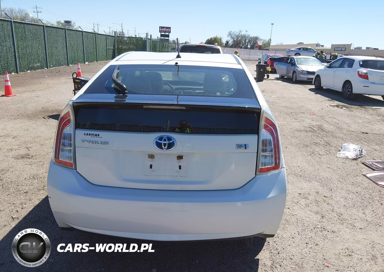 2014 Toyota Prius Two VIN:JTDKN3DU8E1758033 - 16