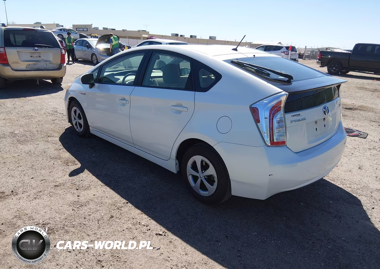 2014 Toyota Prius Two VIN:JTDKN3DU8E1758033 - 3