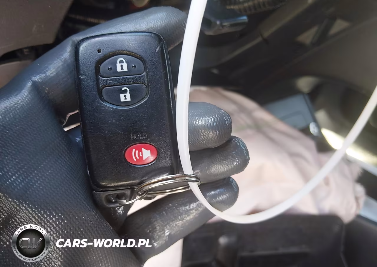 2013 Toyota Prius Two VIN:JTDKN3DU9D5607290 - 11
