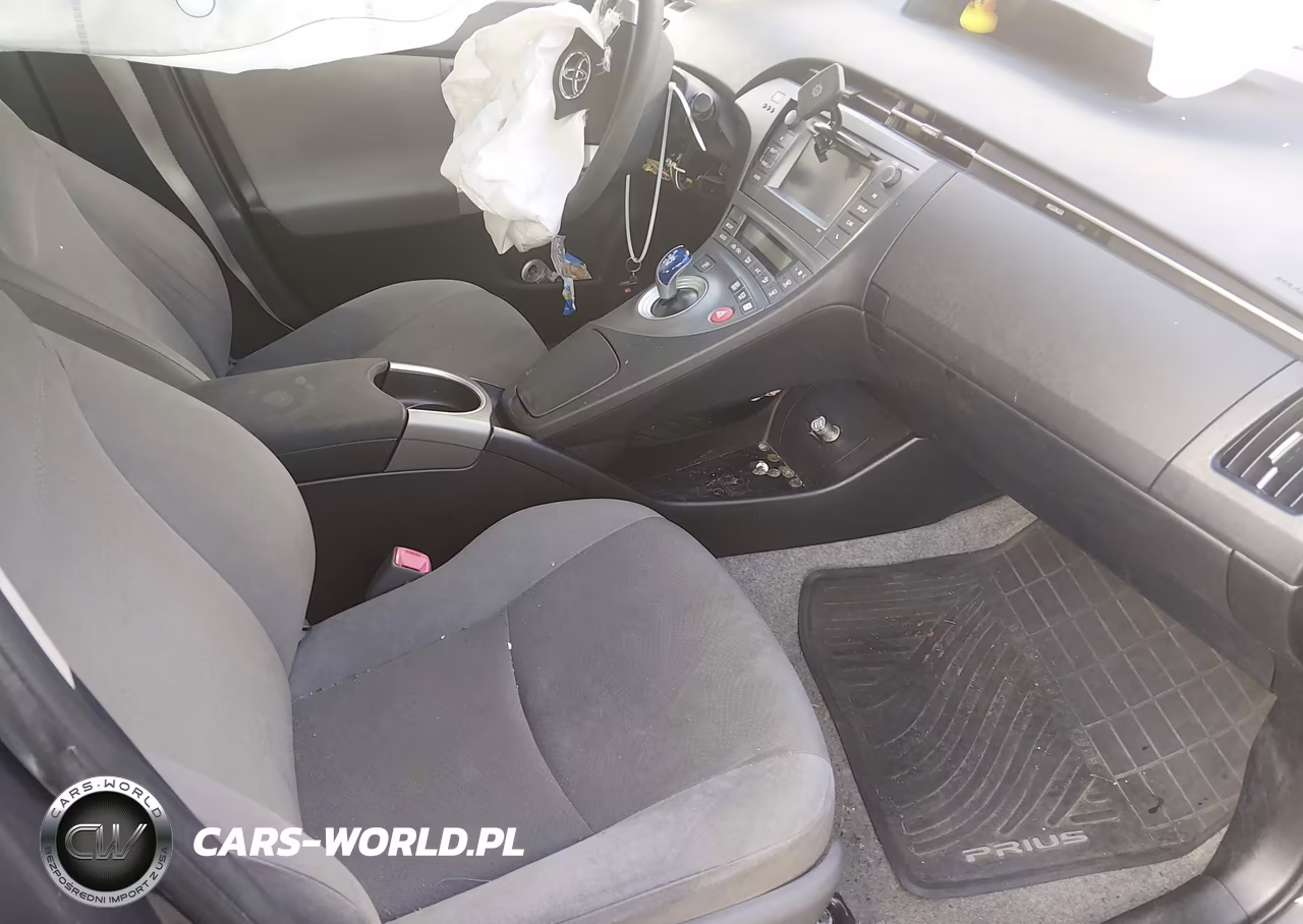 2013 Toyota Prius Two VIN:JTDKN3DU9D5607290 - 5