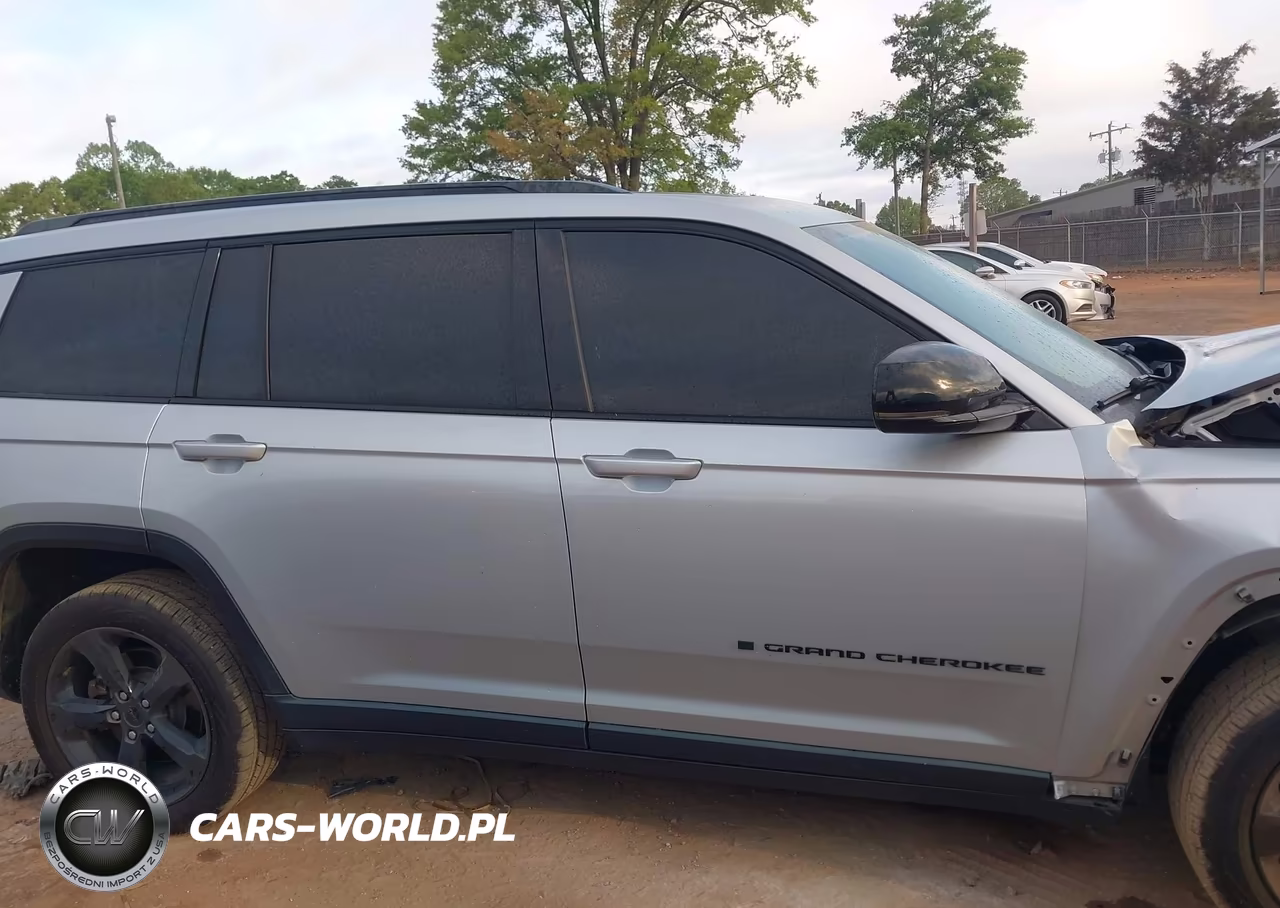 2023 Jeep Grand Cherokee L Altitude 4X2 VIN:1C4RJJAG9P8880021 - 13