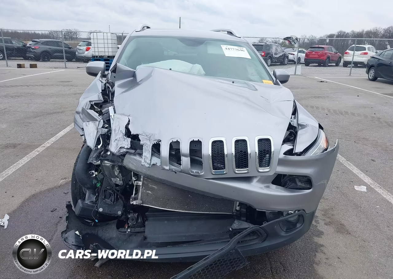 2018 Jeep Cherokee Latitude Plus Fwd VIN:1C4PJLLX6JD557026 - 12