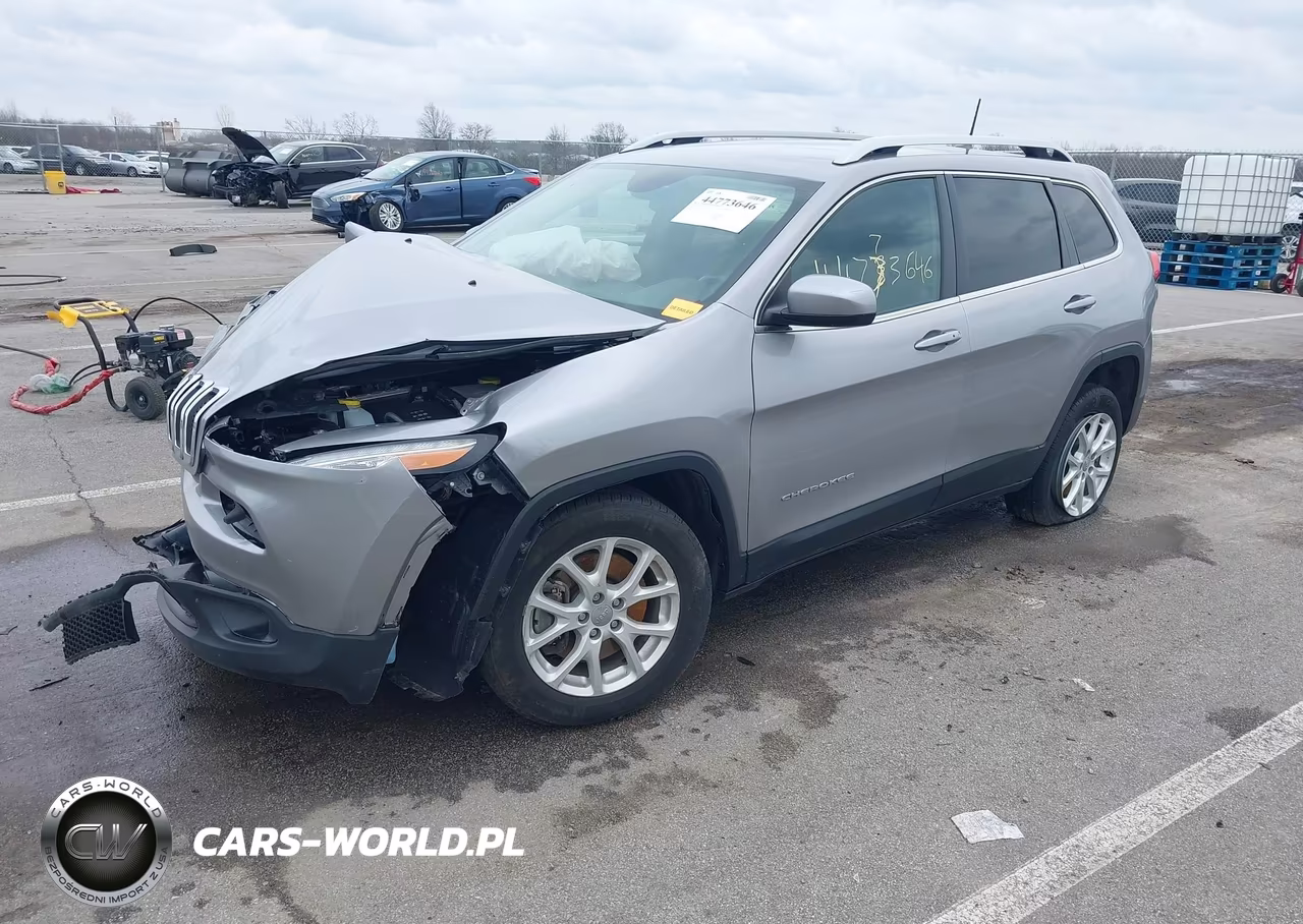 2018 Jeep Cherokee Latitude Plus Fwd VIN:1C4PJLLX6JD557026 - 2