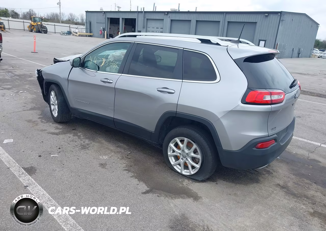 2018 Jeep Cherokee Latitude Plus Fwd VIN:1C4PJLLX6JD557026 - 3