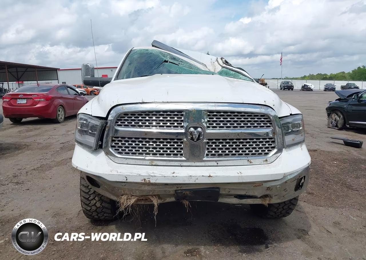 2015 Ram 1500 Laramie VIN:1C6RR7NM9FS594447 - 13
