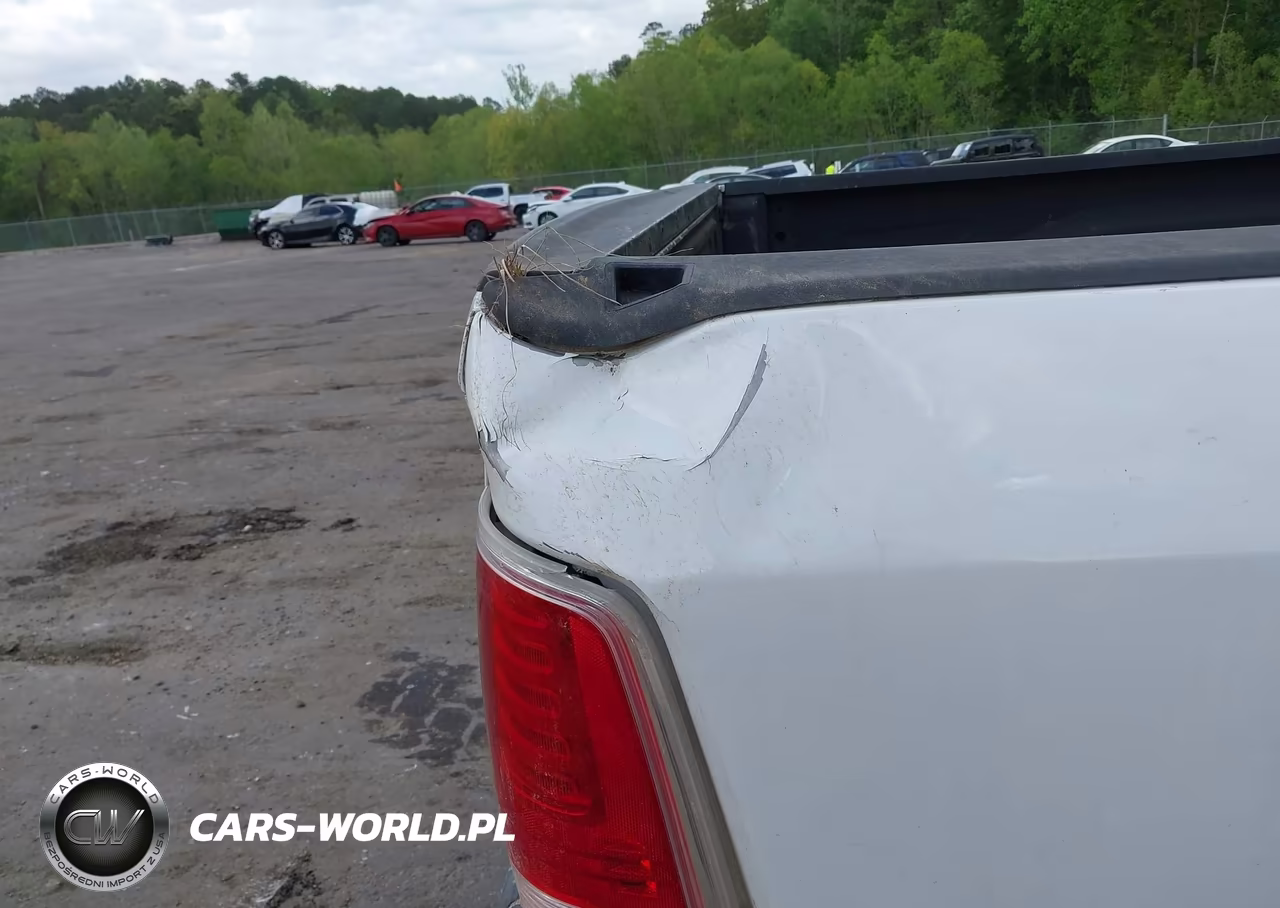 2015 Ram 1500 Laramie VIN:1C6RR7NM9FS594447 - 20