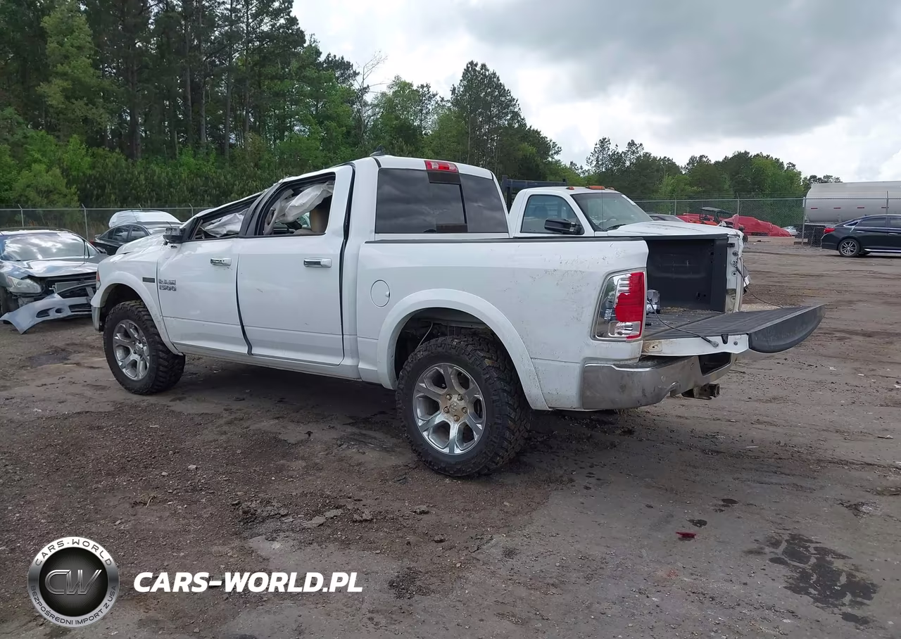 2015 Ram 1500 Laramie VIN:1C6RR7NM9FS594447 - 3