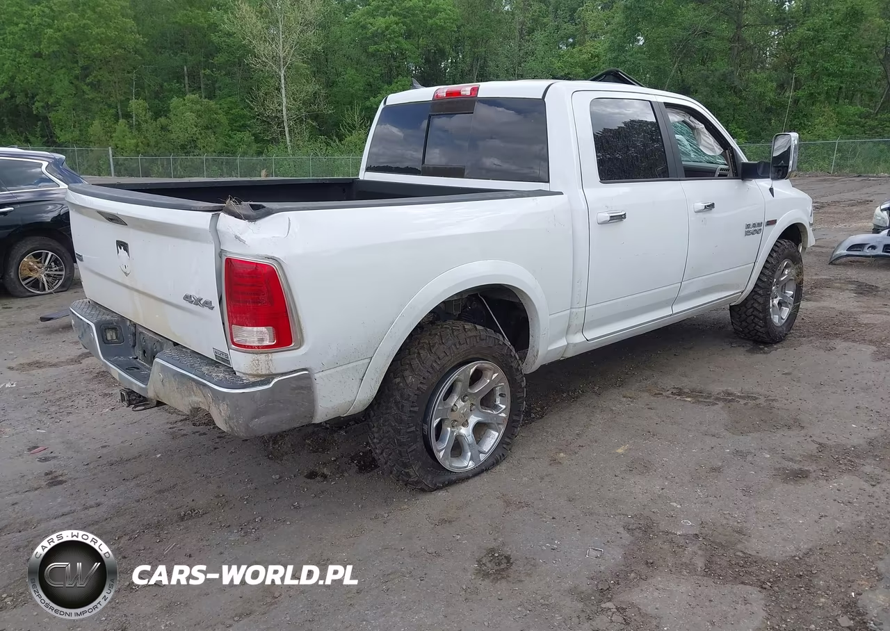 2015 Ram 1500 Laramie VIN:1C6RR7NM9FS594447 - 4