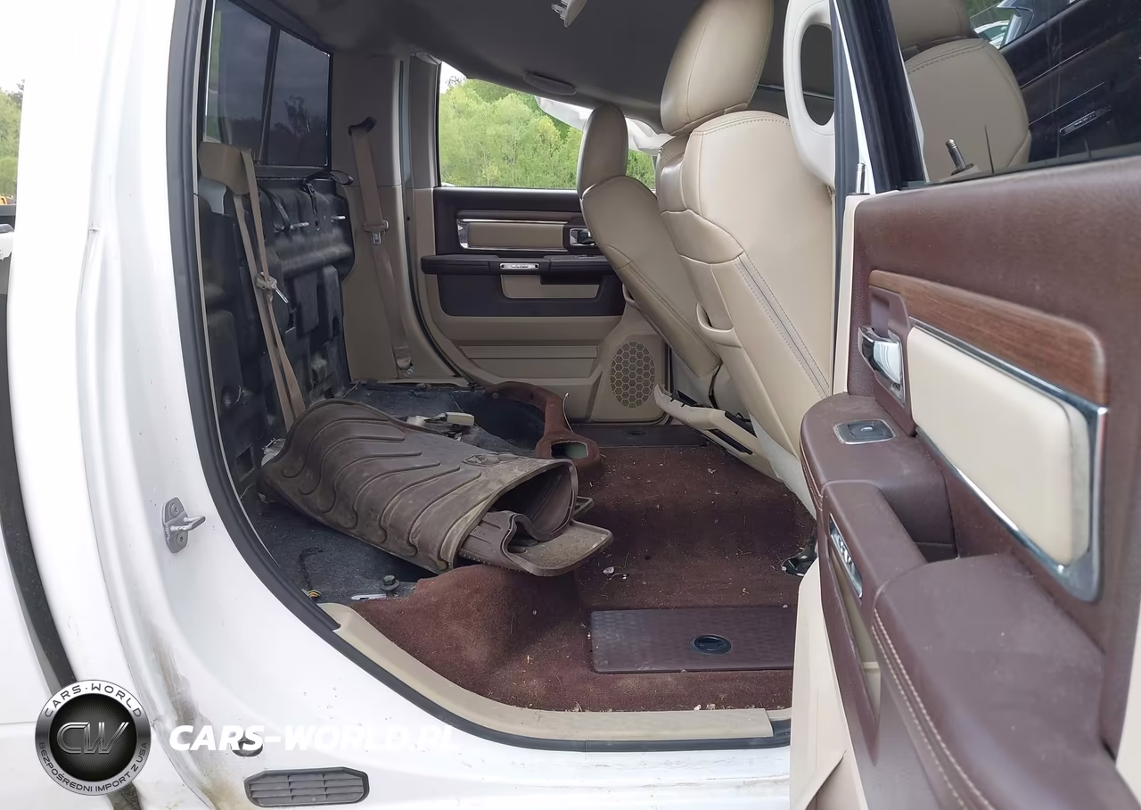 2015 Ram 1500 Laramie VIN:1C6RR7NM9FS594447 - 8