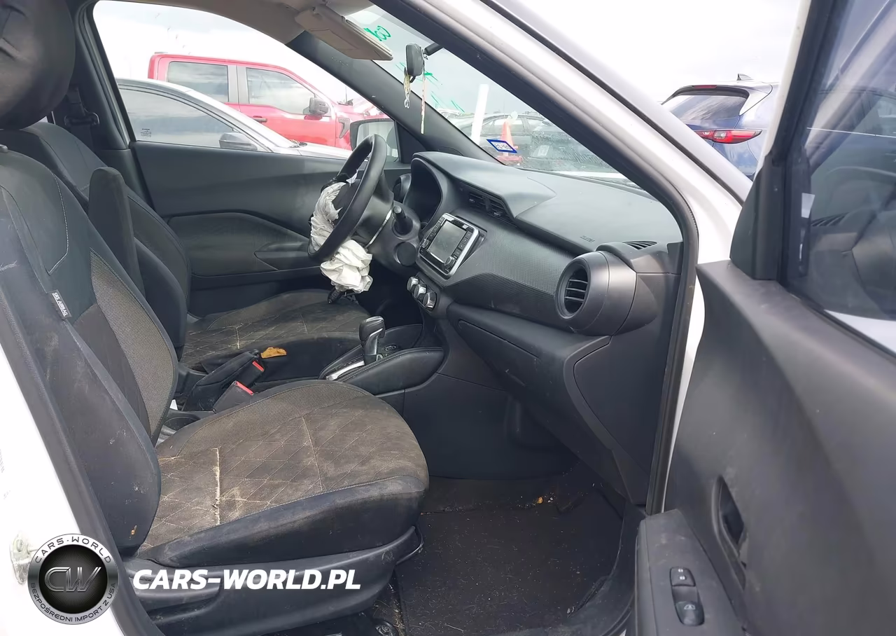 2018 Nissan Kicks S VIN:3N1CP5CU9JL531337 - 5