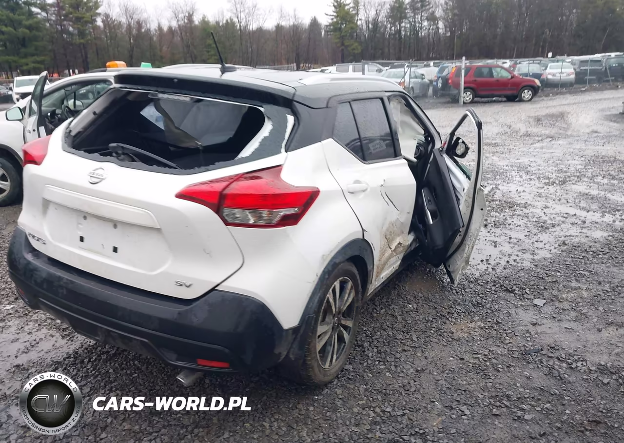 2018 Nissan Kicks Sv VIN:3N1CP5CU5JL515894 - 4