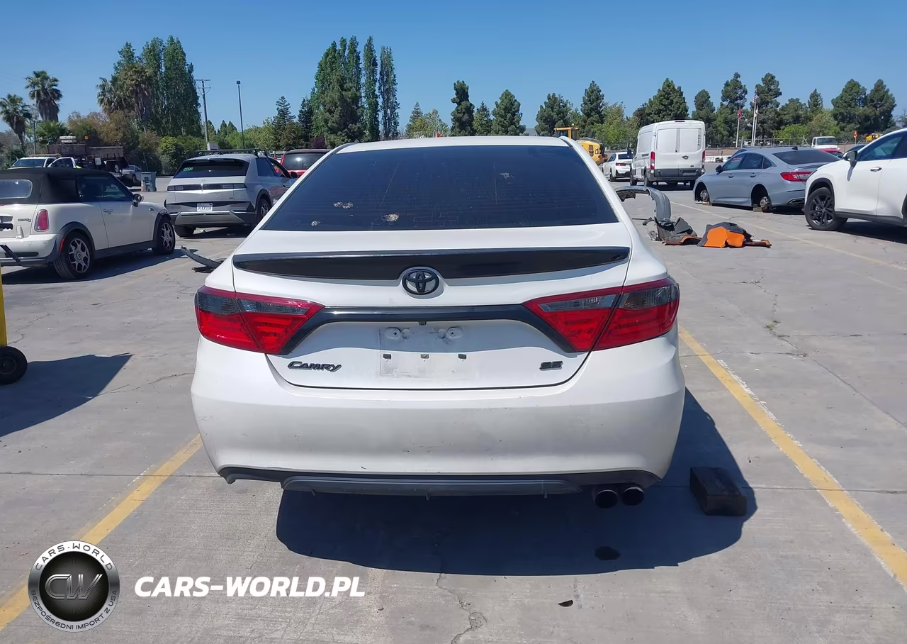 2016 Toyota Camry Se VIN:4T1BF1FK5GU247325 - 17