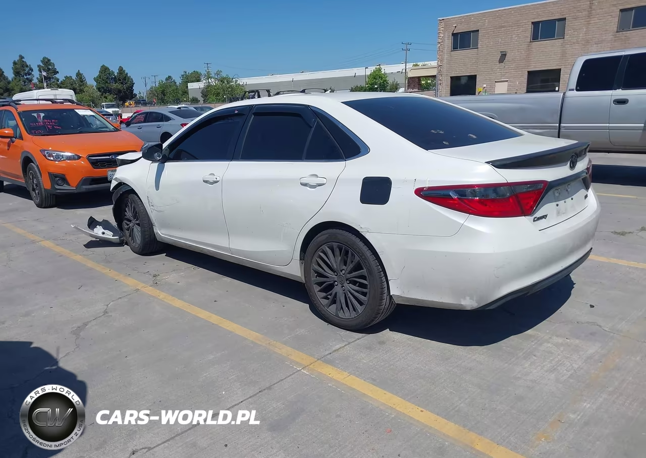 2016 Toyota Camry Se VIN:4T1BF1FK5GU247325 - 3