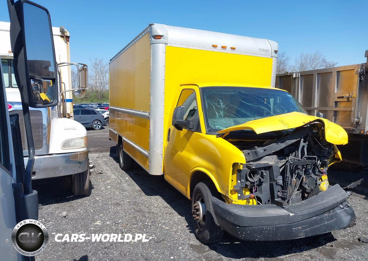 2012 GMC Savana Cutaway Work Van