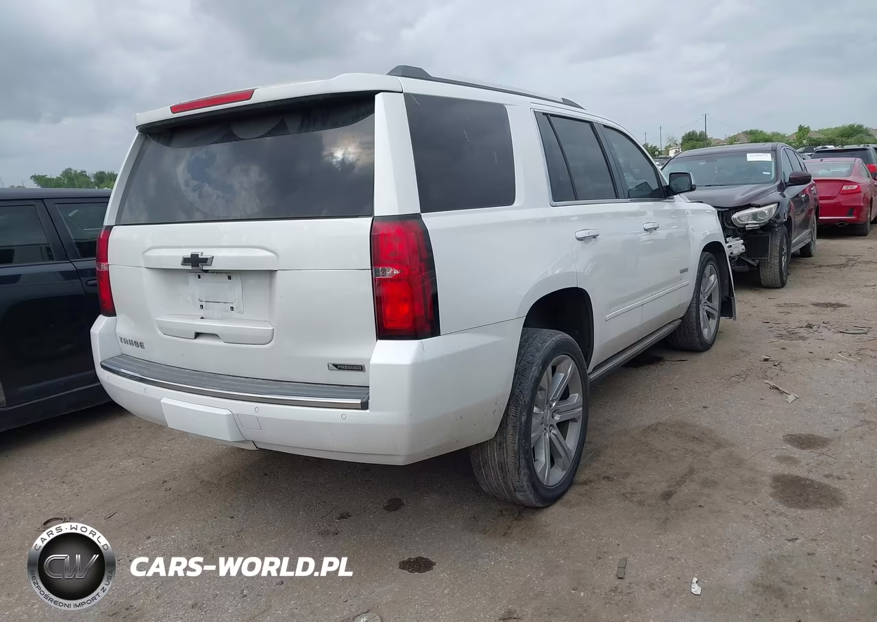2018 Chevrolet Tahoe Premier VIN:1GNSCCKC8JR296141 - 4