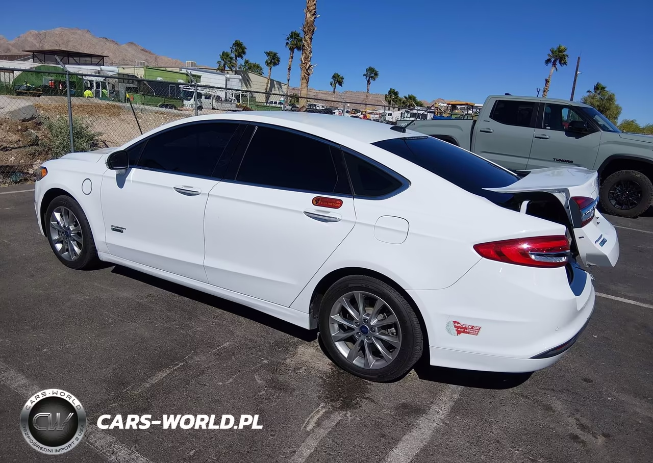 2018 Ford Fusion Energi Se Luxury VIN:3FA6P0PU7JR123476 - 3