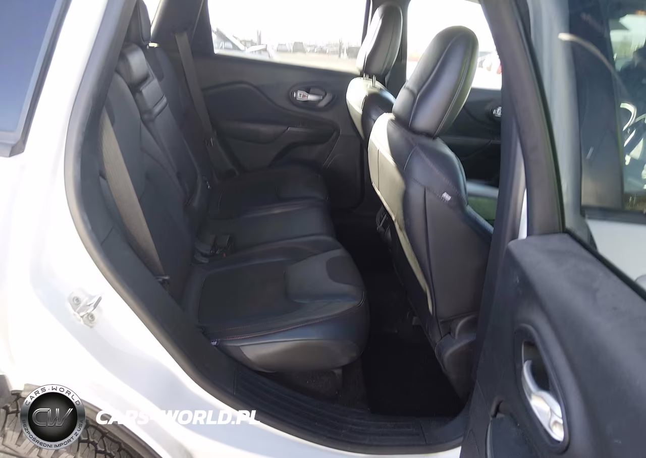 2016 Jeep Cherokee Trailhawk VIN:1C4PJMBS3GW360419 - 8