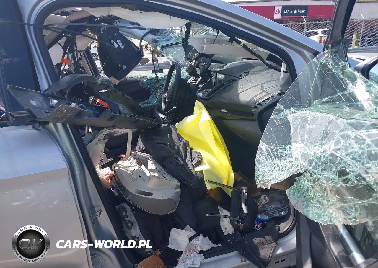 2019 Ford Escape Titanium VIN:1FMCU0J93KUA90489 - 5