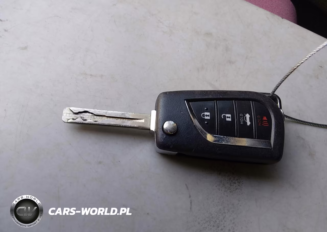 2018 Toyota Camry Le VIN:4T1B11HK9JU678687 - 11