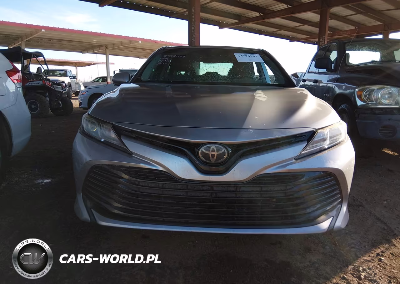 2018 Toyota Camry Le VIN:4T1B11HK9JU678687 - 12