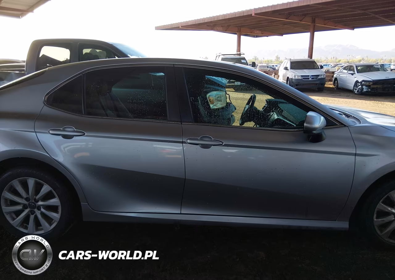 2018 Toyota Camry Le VIN:4T1B11HK9JU678687 - 13