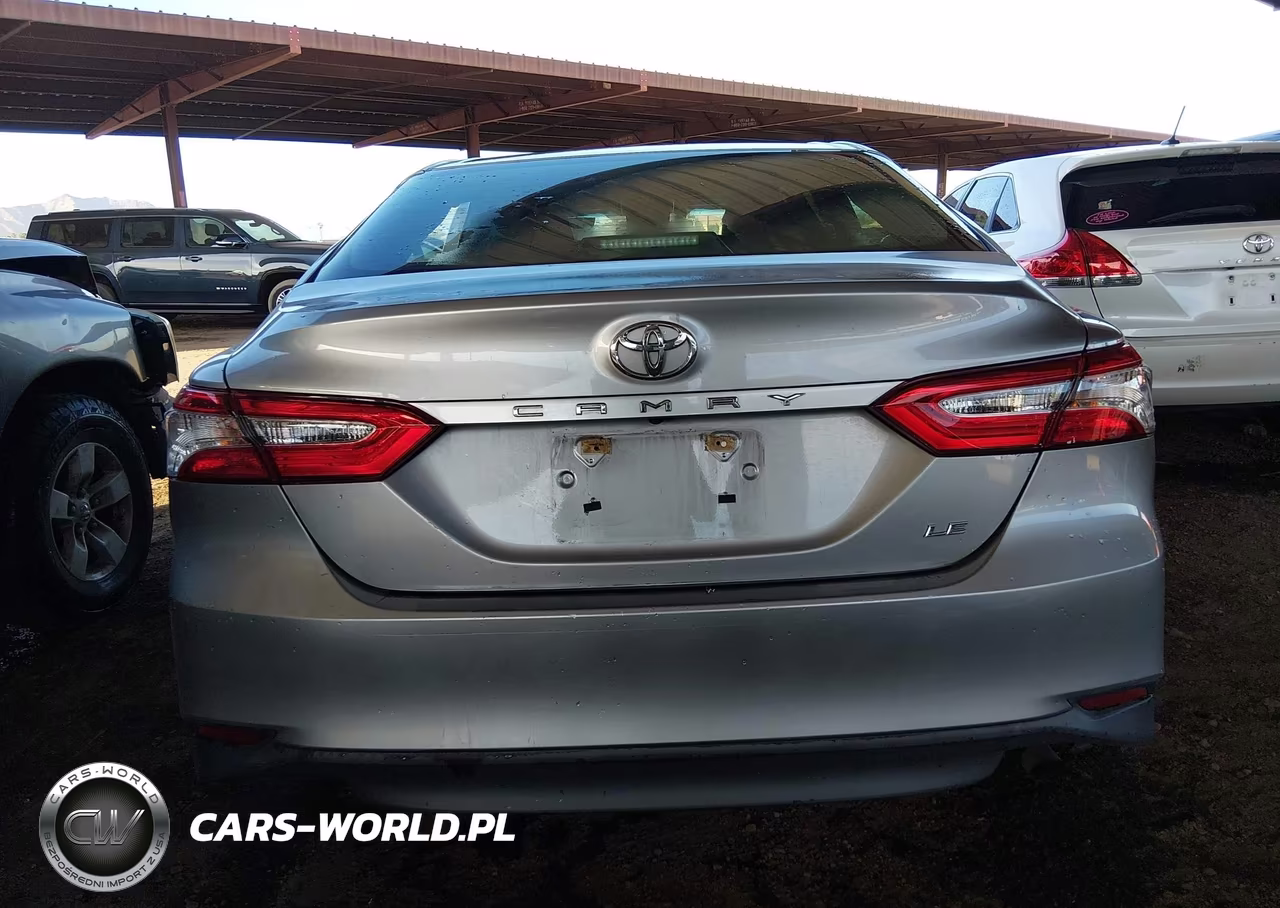2018 Toyota Camry Le VIN:4T1B11HK9JU678687 - 16